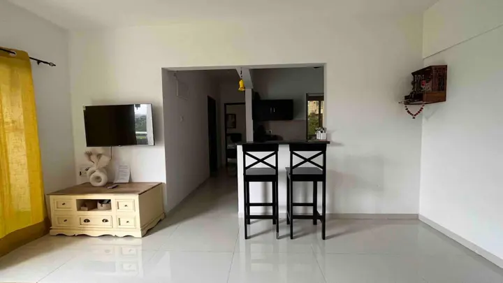 Dining counter and open kitchen